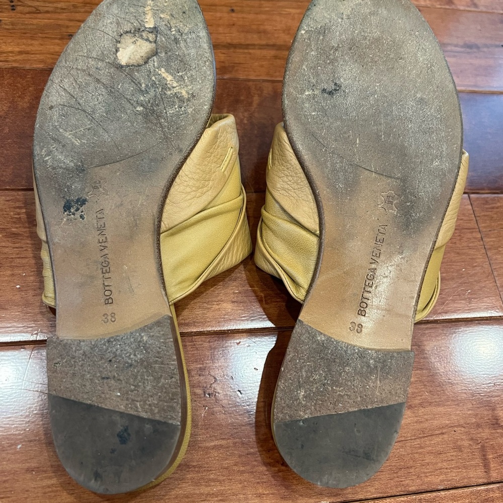 Bottega Veneta Leather Mules - Picture 4 of 6